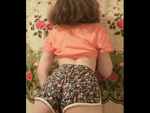 ❤️ Seksi mlada beba skida kratke hlačice pred kamerom ☑ Porno video kod nas ❌
